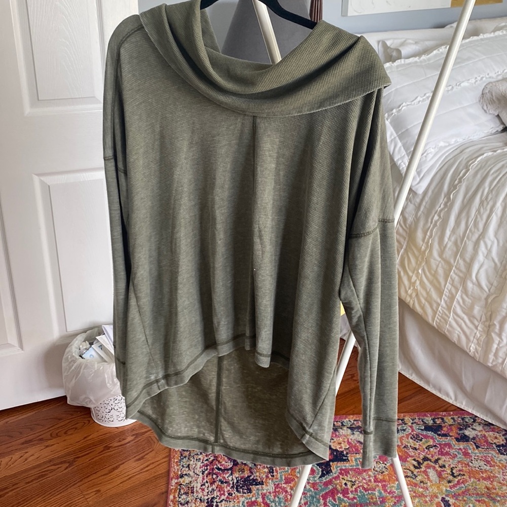XL Distressed Green Lucky Brand Sweatshirt